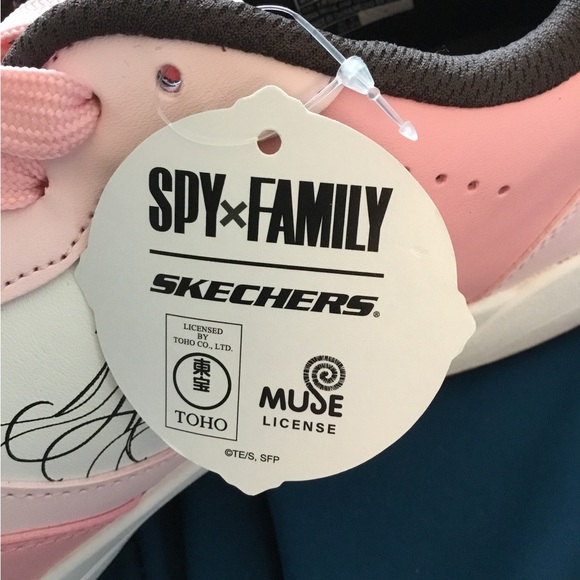 Skechers Spy x Family Collab Anime Sneakers NWOT - Picture 9 of 12